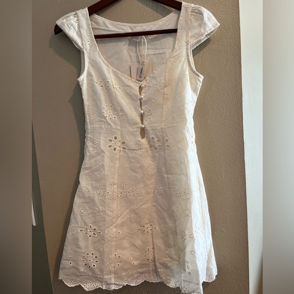 Gorgeous cream colored eyelet sundress size Small